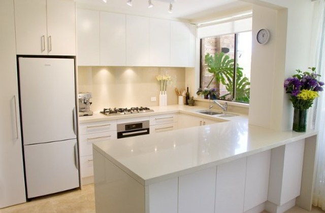 kitchen set aluminium warna putih